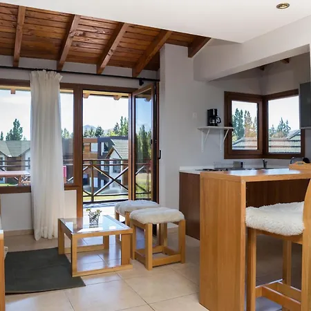 Encanto sobre el Nahuel Dina Huapi Exterior foto